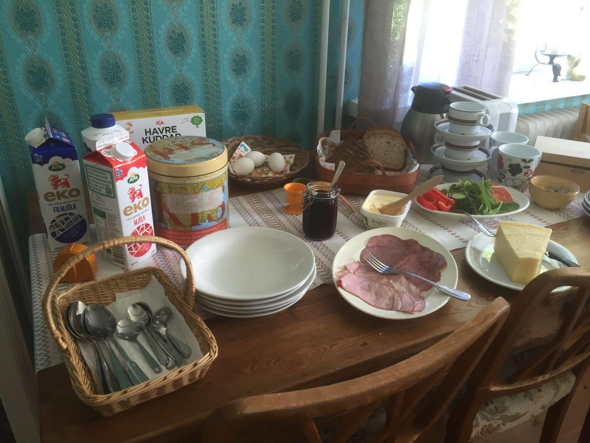 Mora Vandrarhem Och Gaesthem Vinas Экстерьер фото